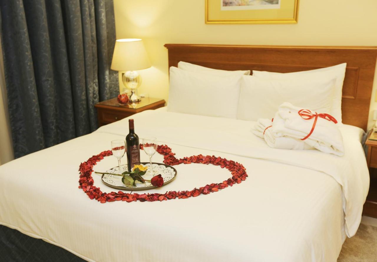 Bayview Hotel Beirut Esterno foto