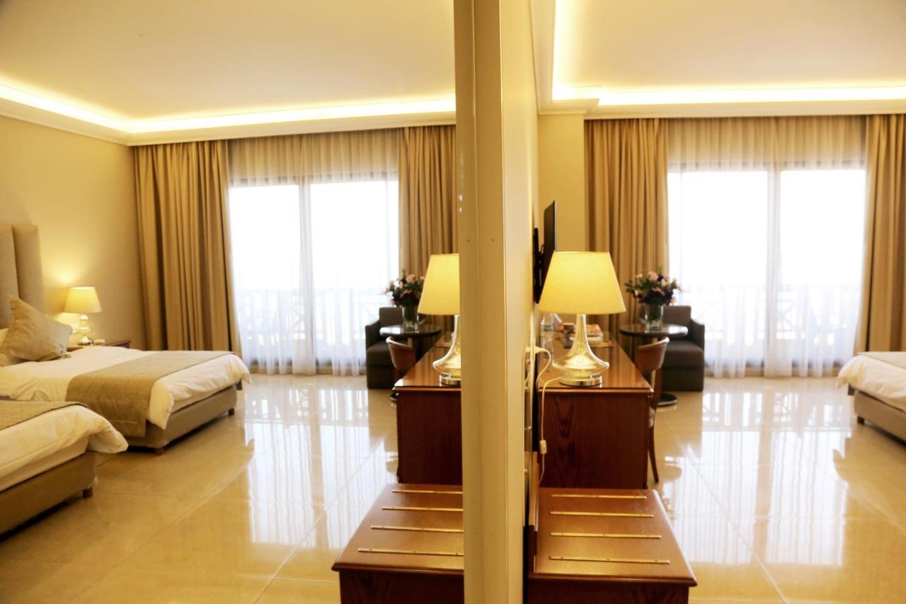 Bayview Hotel Beirut Esterno foto