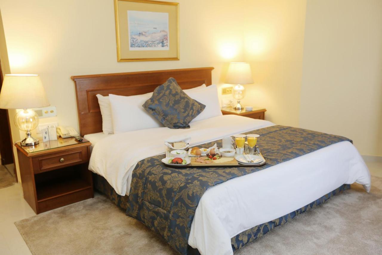 Bayview Hotel Beirut Esterno foto