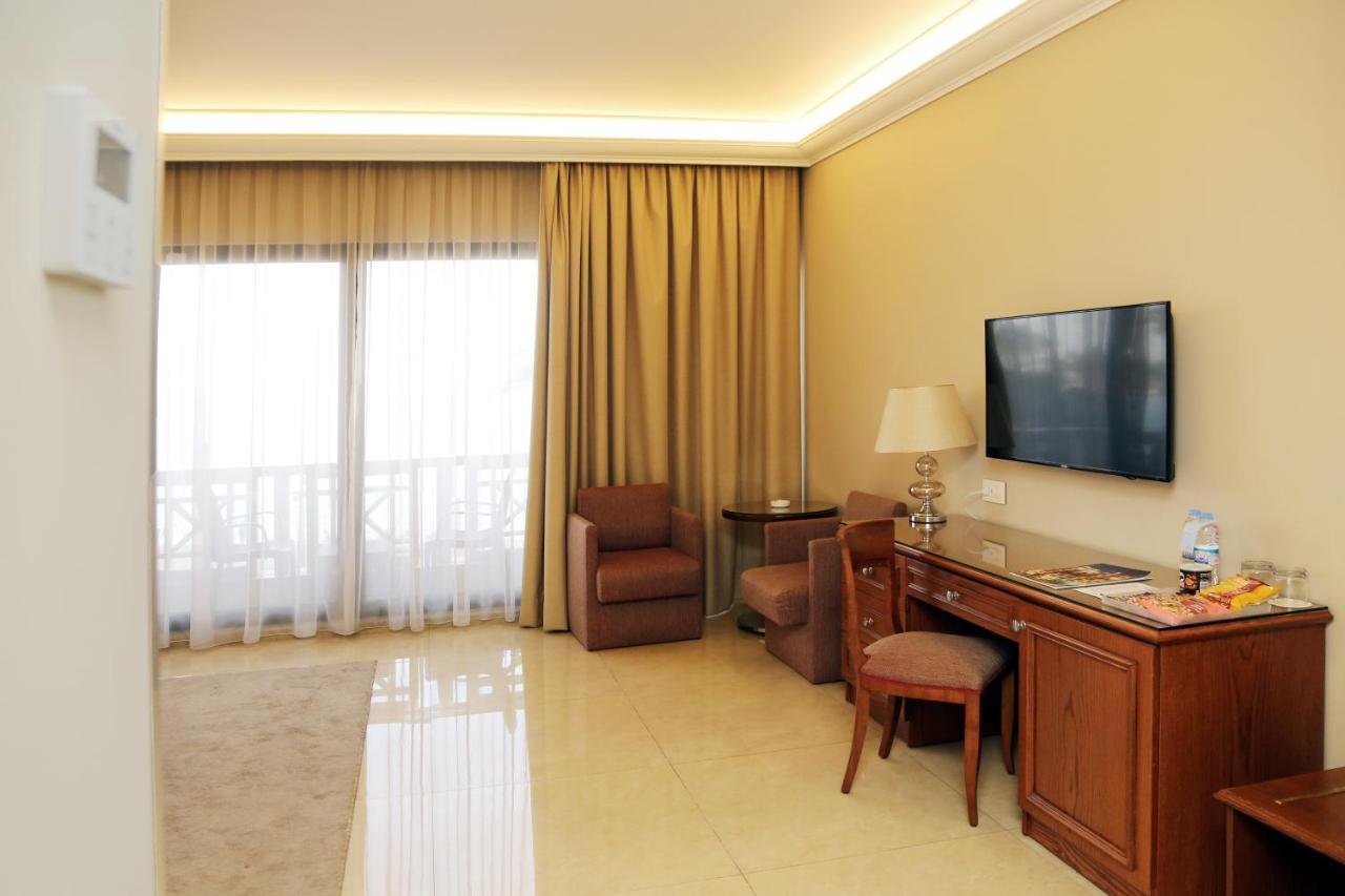 Bayview Hotel Beirut Esterno foto