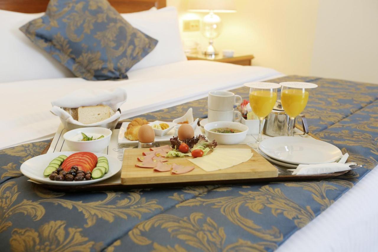 Bayview Hotel Beirut Esterno foto