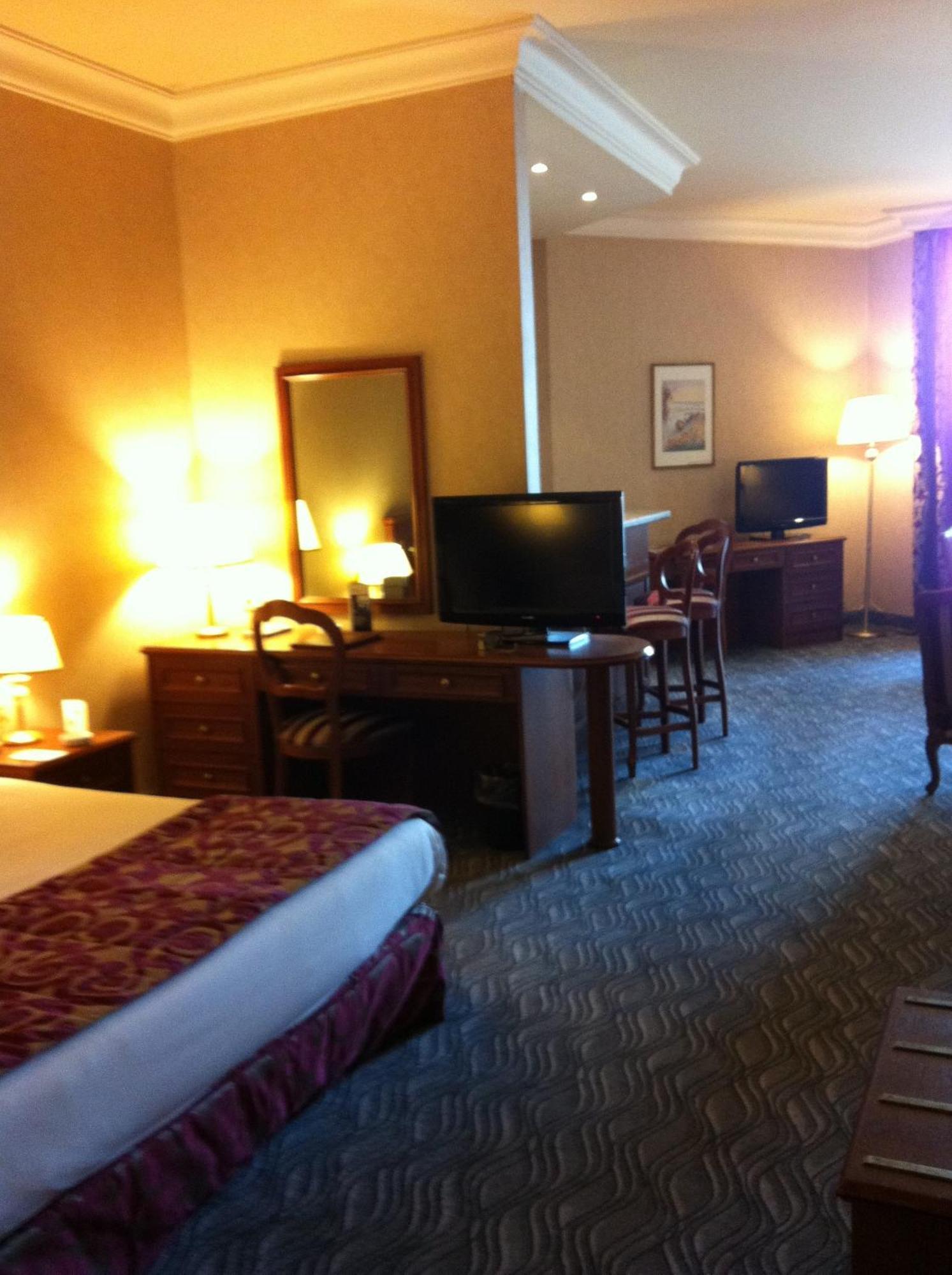 Bayview Hotel Beirut Esterno foto